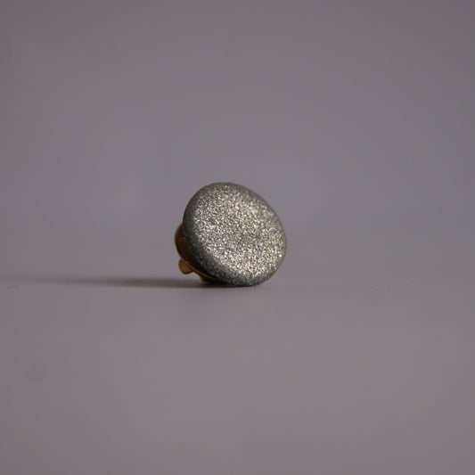 Kavajpin i glittrig silver